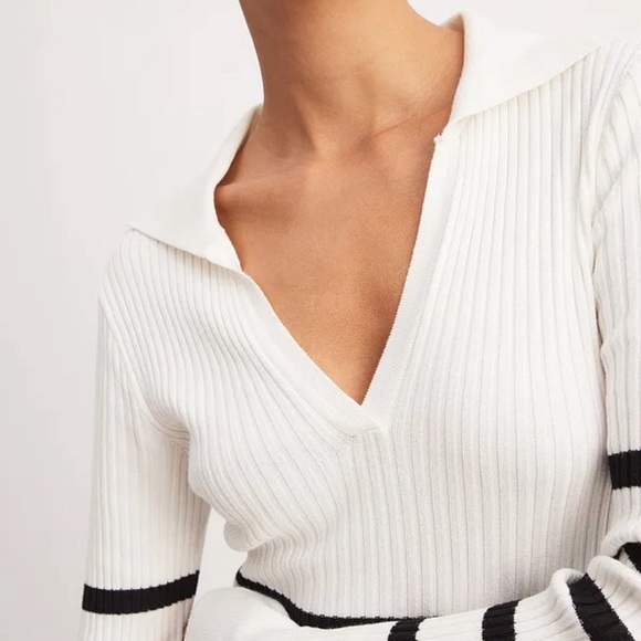 *BRAND NEW* NA-KD Striped Rib Knitted Trumpet Sleeve Dress in Black/White Stripe - Picture 2 of 7